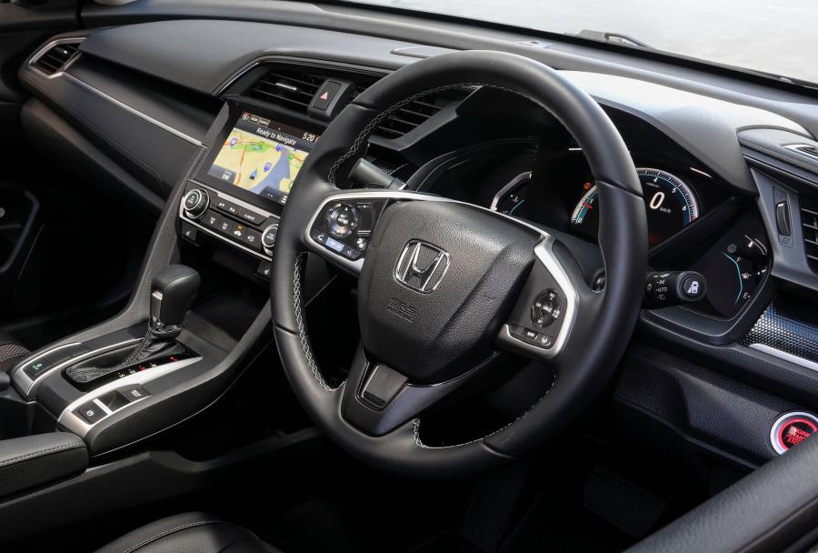 Интерьер Honda Civic VTi-LX Sedan (FC) 2019 года  (AU) (фото 24 из 28)